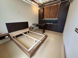 Golden Balance - Vivien Apartments Character & Atmosphere - 2