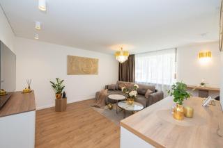 Golden Luxury Apartment- Self Check-in - 9