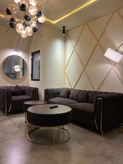 2BHK Apartment with Jacuzzi, PS4 & Projector - 8