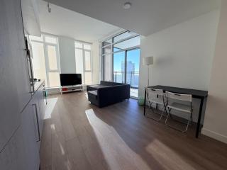Convenient and Cozy 1B1B near metrotown - 7