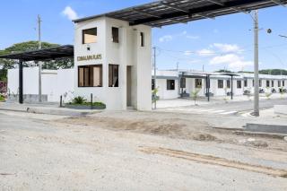 Luxe APT next to the Airport - Wifi, pool, AC - 3