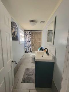 Room in Newark Near EWR & NYC - 6