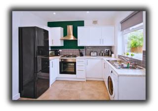 Pitchside House Walk to Anfield sleeps 7 - Liverpool - 5