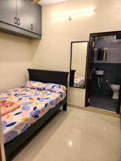 New Modern Studio 2BHK Full Furnished in Kondapur - 5