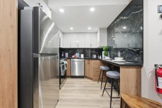 Rocky Cave King Beds Free Parking Near to SLS - 8