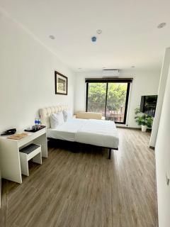 Hanoi IRIS Homestay 2A Nguyên Hồng - 8