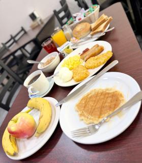 Howard Johnson by Wyndham Fort St. John - 8