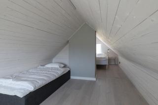 Newly renovated house by the lake - 4