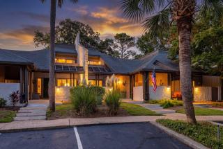 Walk to Beach 2BR Condo with Pool & Tennis - 6
