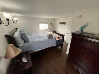 Salty B'y & Nook - 1