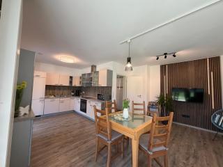 Pure46 Minimalistisches Design, maximale Entspannung im Hottub - 1