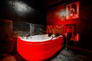 Love Room with Jacuzzi - 1