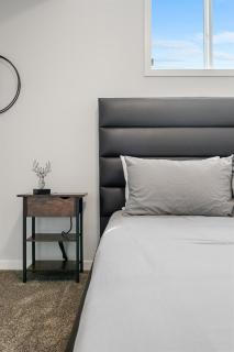 Yellowstone Suite Two Bedroom Free Parking - 6