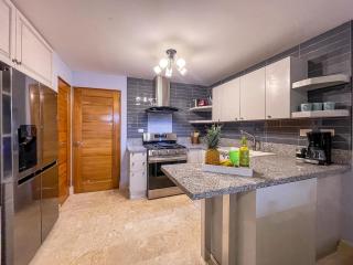 1 min walk beach,bars,grocery - 3