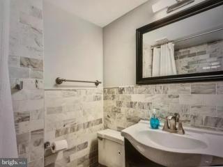 RENOVATED 1Br 1BA BY RITTENHOUSE, WASHER DRYER! - 5