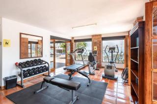 Zona Romantica Oasis Pool 2 block Pier bars shop - 6