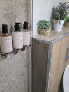 Villa Toni Mediterranean Family Lake Retreat - 4