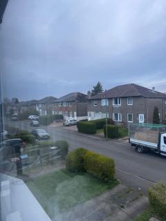 Room in Glasgow 20 mins away from city - 9