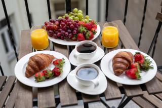 Discover Krakow Apartments - 6 Rakowicka St - Stylish Balcony Apartment with Netflix - 1