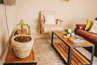 Ndeke Apartments Guesthouse in Meanwood Ndeke, Lusaka near KKIA - Fast wifi, solar backup - 7