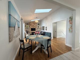 Lake Scugog Waterfront Escape with Fire Pit, Canoes & Kayaks and Games - 1