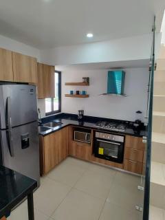 Casa en Mezcales con Alberca Jardín y BBQ Ideal para Familias - 4