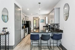 311 W Government St - 6