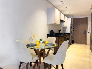 VIVASTAY Casablanca - Panoramic Luxury Studio Cheikh Khalifa Hospital near CFC - 6
