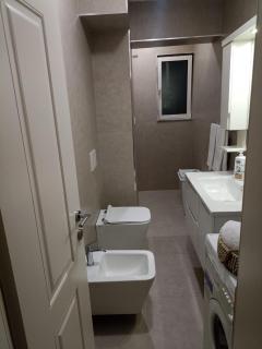 Quiet, Cozy, Luminous Apartment - 8