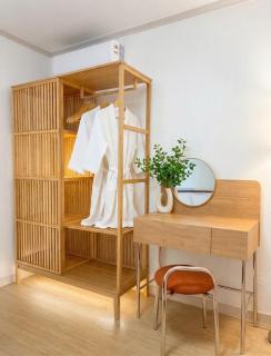 경북궁의 아침, 대통령궁의 오후, 서울의 House - 3