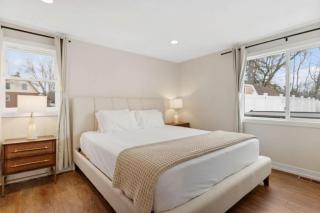 Lakewood Luxury - Pool - Hot Tub - Walk to Town - Family Friendly - 4