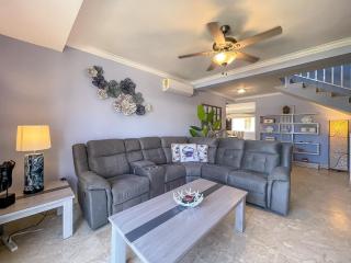 3 level PenthouseHOT TUBocean viewwalkable shop - 5