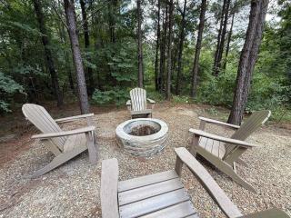 NEW Woodland Escape with Spa & Fire pit - Sleeps 4 - 2