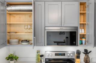 Perch - 3BR Bellevue Comfort: Parking + Pet Friendly - 3