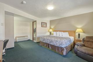 Patriot Stay Motel - 9