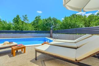 Luxury villa with heated pool & spa near Split - 7