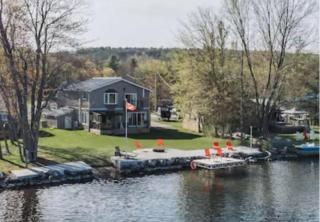 Riverside Cottage Retreat - 4