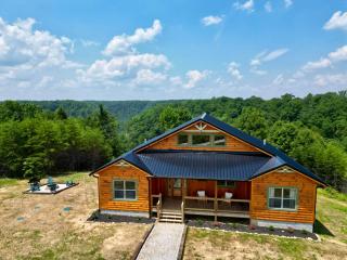 Maple Moon - Hot tub - WiFi - New - Views - 0