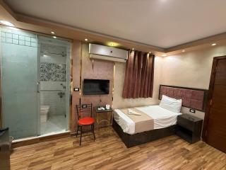 Cairo-Plaza, Calm Hotel - 4