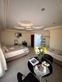 Kingdoms Place Guesthouse - Ga-Luka - 6