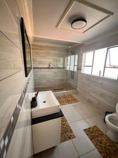 Kingdoms Place Guesthouse - Ga-Luka - 8