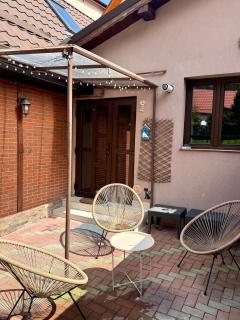 The Bucket - Rose Old Town House with Fireplace & View - 8