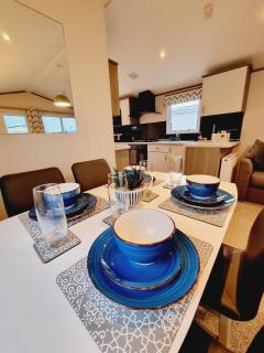 Golden Palm Resort - The Atlas Family - Coastal Caravan Breaks - Chapel St. Leonards - 1