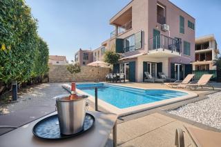 Villa Onnela - Garden & Pool - 0