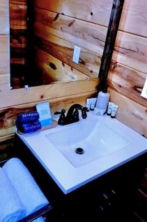 Cozy Secluded King Best LocationHot TubFirepit - 4