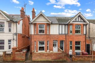 Stylish & Spacious 3-Bed Home, Contractors & Groups Welcome, Free Parking - 3