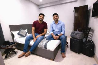 Hotel White Stone' Delhi Anand Vihar railway station - 8
