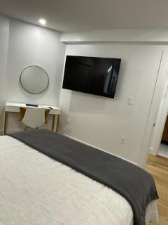 Modern & Cozy Apartment - 6