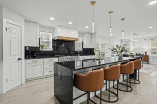 Luxury 6BR Private Estate Spa Bath Theater 2 Acres - 4