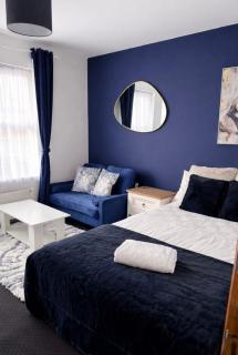 Hotel Style Room within Reading - 0